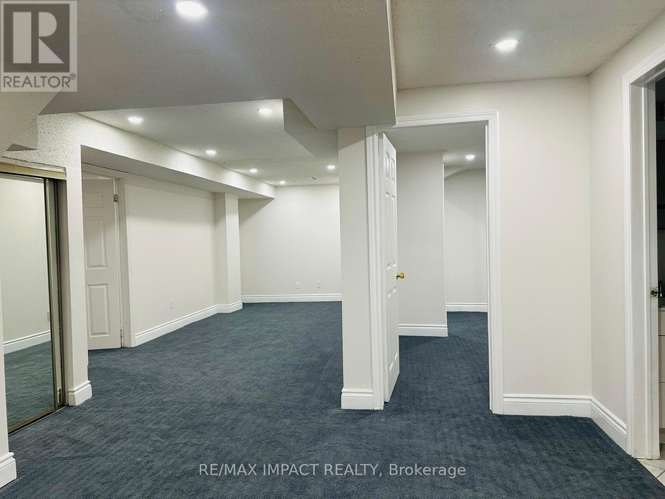 25 CALDBECK AVENUE Markham (Milliken Mills East), Ontario 4