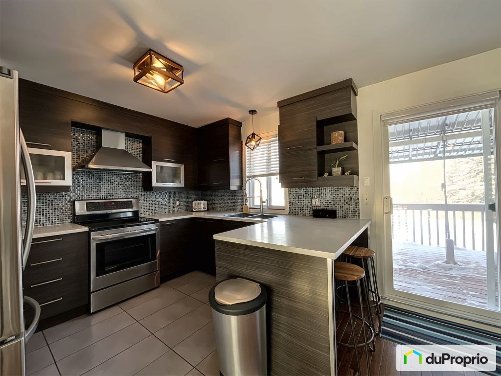 $597,900 - Split Level for sale in Chambly — photo 2