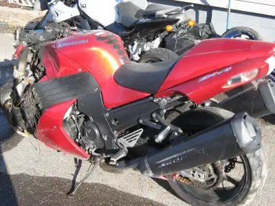 sonic cycle has a 2010 kawasaki zx - 1400 ninja in for parts . slight fire damage good from the tank...