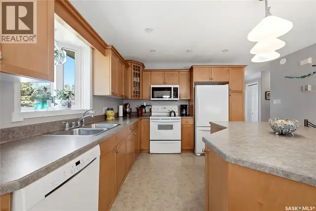 28 Rosedale AVENUE Katepwa Beach, Saskatchewan in Houses for Sale in Regina - Image 15