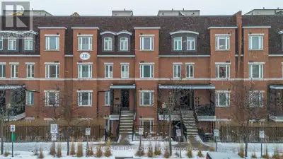 Spacious Thornhill Village 2 bed, 1.5 bath unit ready for your touches to make it home. This unit fe...