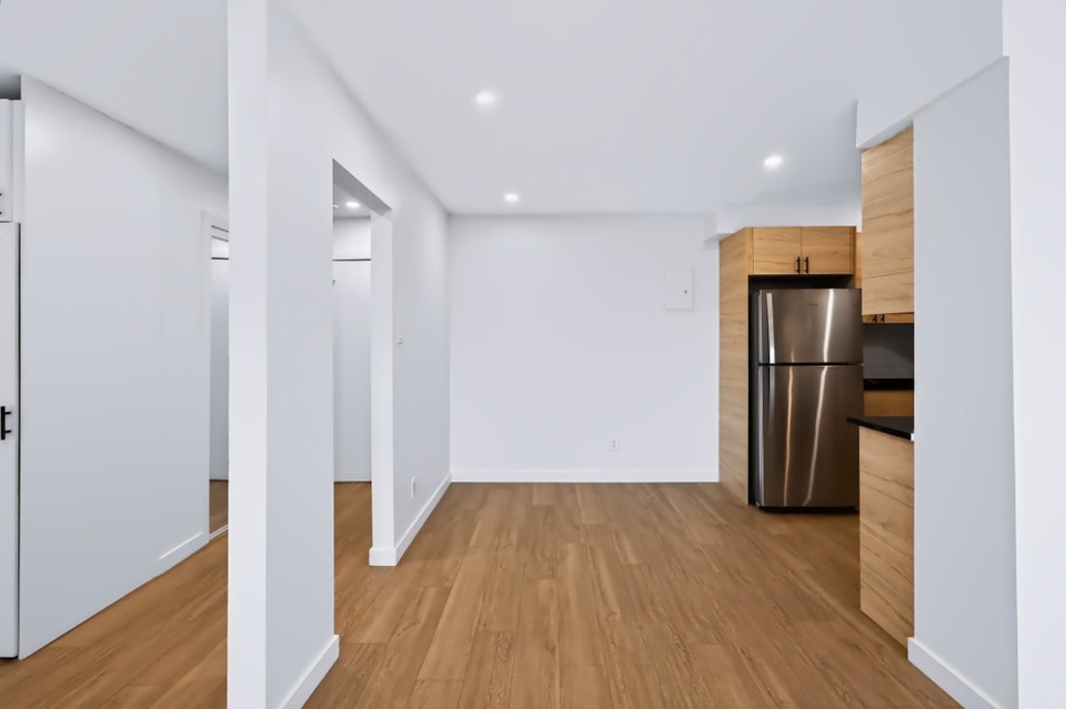 2 bedrooms - LaSalle - Appliances & Parking & Heat included 5