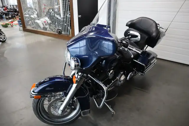2013 Harley-Davidson FLHTC - Electra Glide Classic in Sport Touring in Edmonton - Image 38