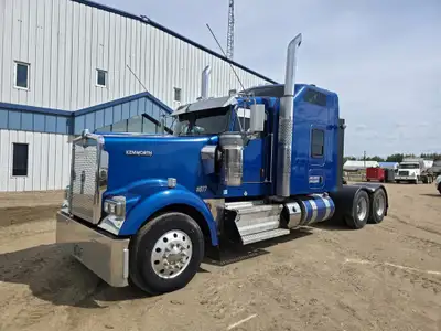 2019 Kenworth W900 - Cummins X15 diesel engine, 500 HP, engine brake, 33.5 hours showing but approx...