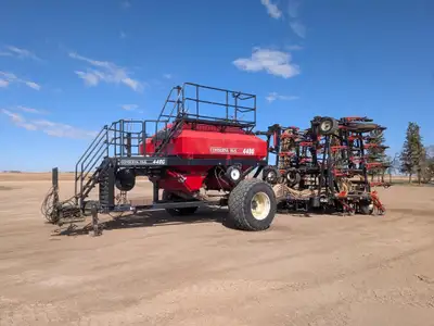 2002 5112 CONSERVA PAK 56 FT AIR DRILL W/ 2000 CONSERVA PAK 4400 400 BUSHEL TOW BETWEEN AIR CART - 1...