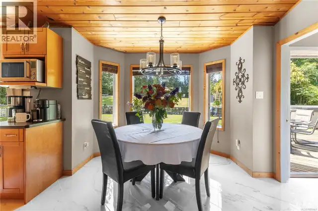 777 Salsbury Rd Courtenay, British Columbia in Houses for Sale in Comox / Courtenay / Cumberland - Image 12