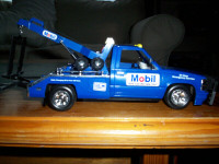 1/24 Limited Edition Mobil Oil Tow Truck( New in Box - Read Ad )