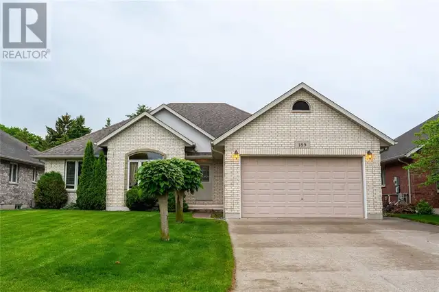 189 Stathis BOULEVARD Sarnia, Ontario in Houses for Sale in Sarnia - Image 2