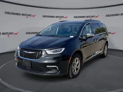 This Chrysler Pacifica has a dependable Gas V-6 3.6 L engine powering this Automatic transmission. W...