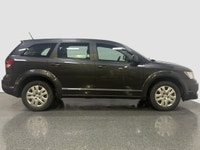 The 2017 Dodge Journey SE is a practical used SUV built for daily life in Virden. This front-wheel-d... (image 1)