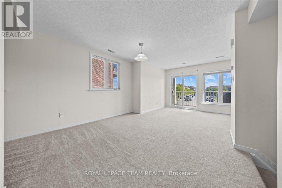 282 ESPIN HEIGHTS Ottawa, Ontario 5