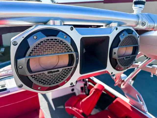2019 Mastercraft XT 23 in Powerboats & Motorboats in Laval / North Shore - Image 11