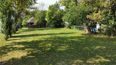 R39//Carman/Looking to build or develop?Prime Carman lot in the heart of town! Steps from Ryall Park...