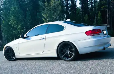 2010 BMWi xDrive Coupe (all-wheel drive) Meticulously maintained second owner Alpine White 335 XI Co...