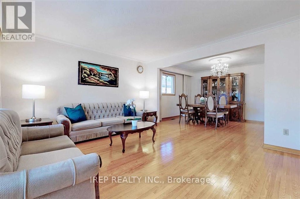 MAIN - 94 IANGROVE TERRACE Toronto (L'Amoreaux), Ontario 5