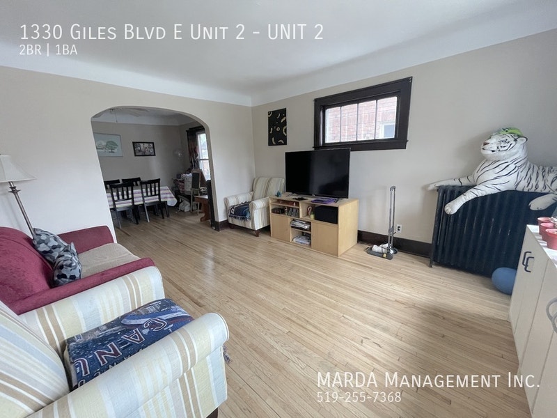 Cute 2 Bed/1 Bath Apartment in Olde Walkerville with Character! Long