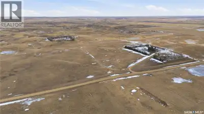 Are you looking for an acreage with a full quarter of land? Situated just a couple of miles from the...