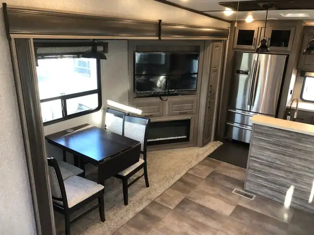 2020 Crossroads Cameo CE3801RK in Travel Trailers & Campers in St. Albert - Image 9