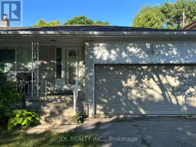 UNIT A - 135 ESTELLE AVENUE W Toronto (Willowdale East), Ontario