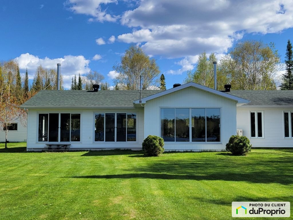 $575,000 - Bungalow for sale in Val-d'Or — photo 1