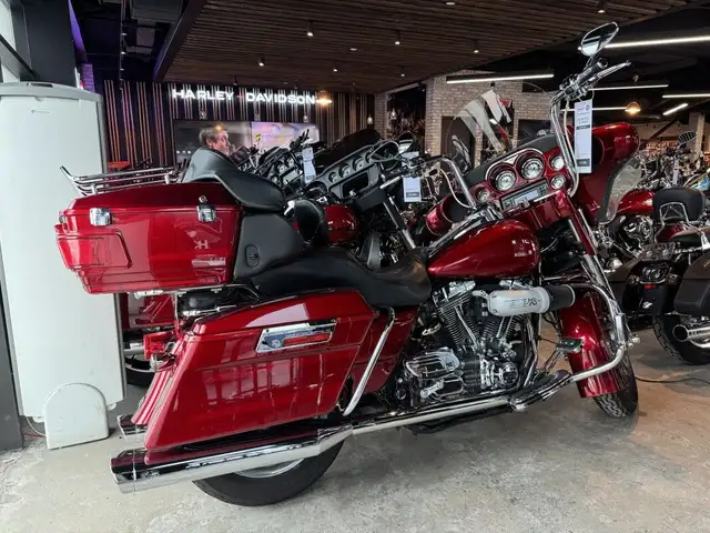 2008 Harley-Davidson Screamin' Eagle Ultra Classic Electra Glide in Street, Cruisers & Choppers in Markham / York Region - Image 5