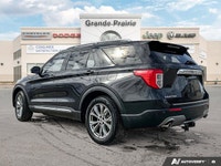 Leather | 6 Seater | Remote Start | Tow Pkg | AWD | Fully Inspected | Heated Seats + Wheel | This Fo... (image 3)