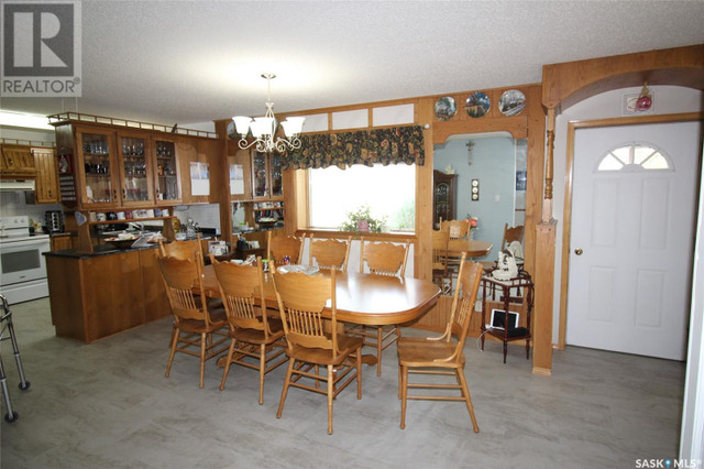 597 4th STREET W Shaunavon, Saskatchewan in Houses for Sale in Swift Current - Image 4