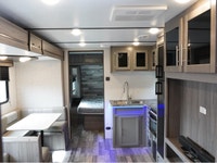 WAS: $33799 NOW: $32799 plus taxes and licensing fees2022 CrossRoads Volante 22BH | Sleeps 9 | King... (image 4)