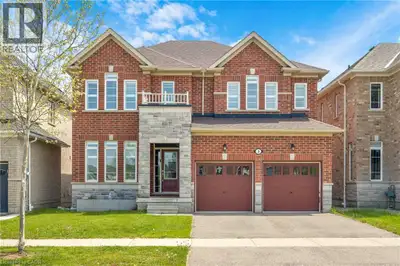 Upscale family living in the beautiful riverside town of Paris. Positioned on a premium pond-backing...
