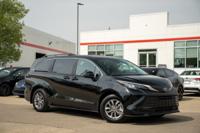 2025 Toyota Sienna LE in Cars & Trucks in Edmonton - Image 2