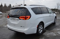 Price reduced to $18,950! Clean Carfax, Plug in hybrid, Well maintain, 7 passengers seating, navigat... (image 3)