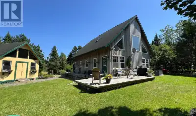 This gorgeous chalet, meticulously rebuilt from the floor joists up in 2011(except for the kitchen c...