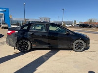 IIHS Top Safety Pick. Only 117,094 Miles! This Ford Focus boasts a Regular Unleaded I-4 2.0 L/122 en... (image 5)