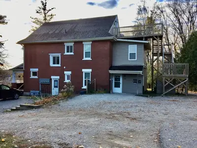 Orillia, very large 2 bdrm, with vinyl plank flooring througout