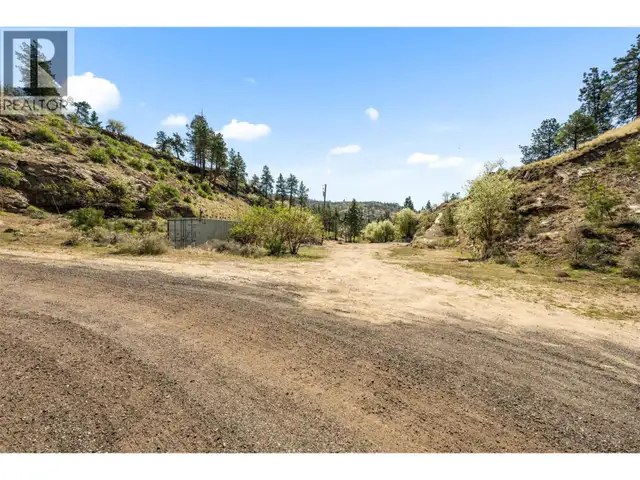 138 SALIKEN Drive Penticton, British Columbia in Houses for Sale in Penticton - Image 14