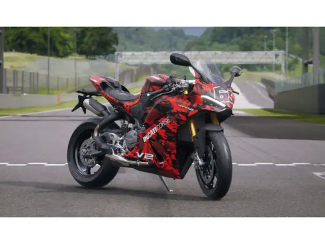 2026 Ducati Panigale V2 FB63 in Sport Bikes in Oshawa / Durham Region - Image 2