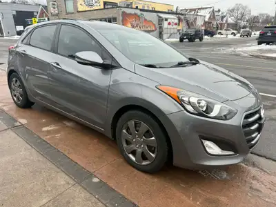 2016 HYUNDAI ELANTRA GLS 2.0 L 4 CYLINDER FWD HB MANUAL 175,000 KM CLEAN TITLE CARFAX AVAILABLE. TWO...
