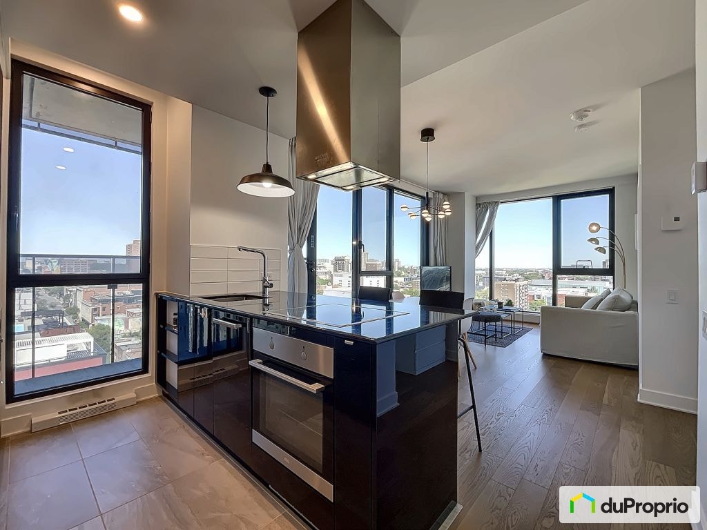 $560,000 - Condominium in Ville-Marie (downtown, old Mtl) — photo 1