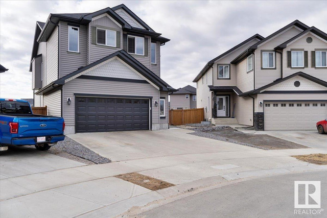 6303 61 AV Beaumont, Alberta in Houses for Sale in Edmonton - Image 4