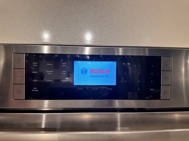 Bosch 30-inch, 1.4 cu. ft. Built-in Single Wall Oven HSLP451UC in Stoves, Ovens & Ranges in Kitchener / Waterloo - Image 4