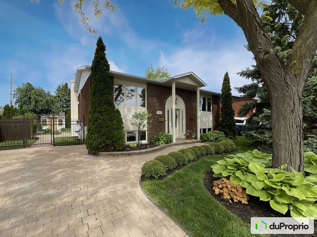 $650,000 - Bungalow for sale in Longueuil (St-Hubert) — photo 1