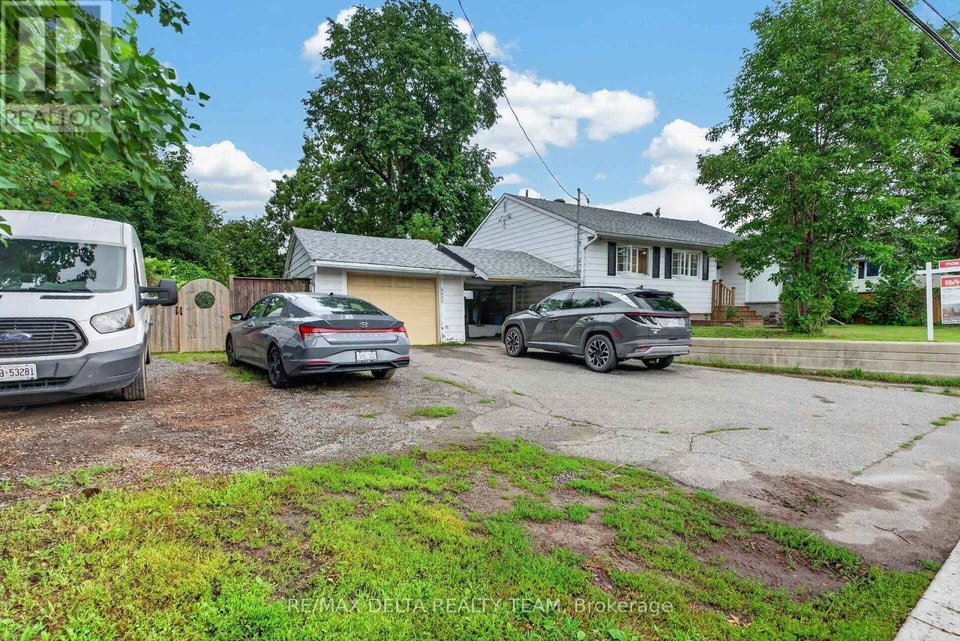 2 - 2801 BASELINE ROAD Ottawa, Ontario 4