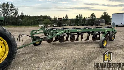 JOHN DEERE JD 3600 6 Bottom Breaking Plow 6 bottom Auto trips 6 coulter discs Adjustable hitch 9.5L-...