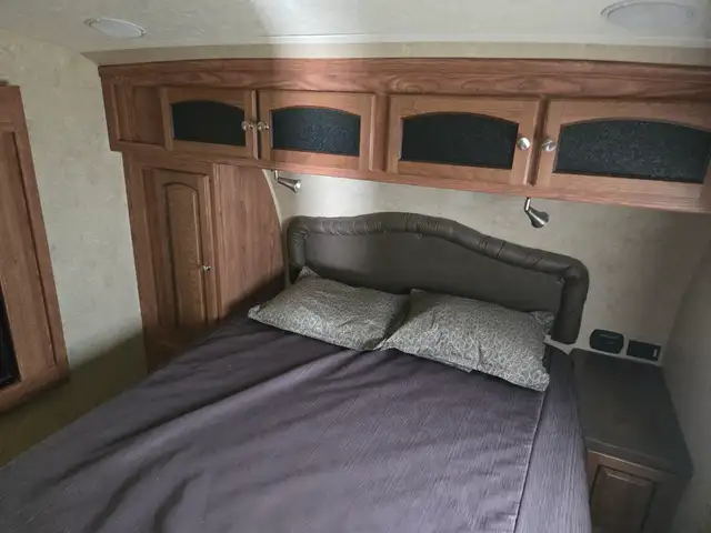 2016 Forest River FLAGSTAFF 8528 REWS in Travel Trailers & Campers in St. Albert - Image 33