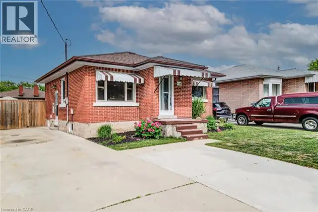 468 HIGHLAND Road E Kitchener, Ontario in Houses for Sale in Kitchener / Waterloo - Image 4