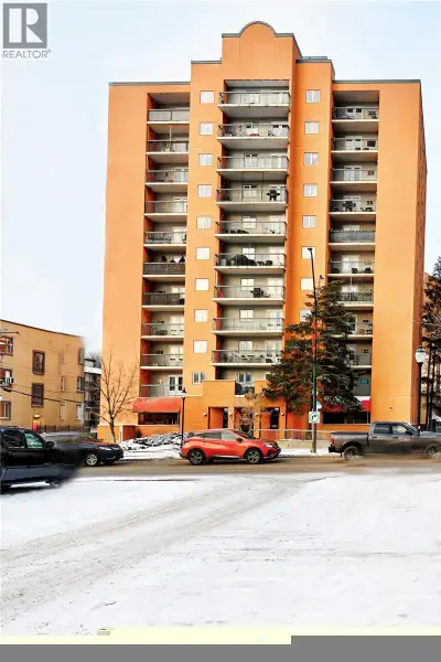 Bright and inviting 2 bedroom , 1 bath condo 850 sq feet on TOP Floor (11th ) , featuring s stunning...