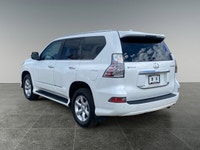 Thanks for viewing our House Of Cars McKnight inventory! AMVIC licensed dealer! Step into luxury and... (image 3)