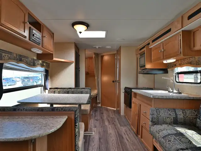 2010 Lite 28GGS in Travel Trailers & Campers in St. Albert - Image 13