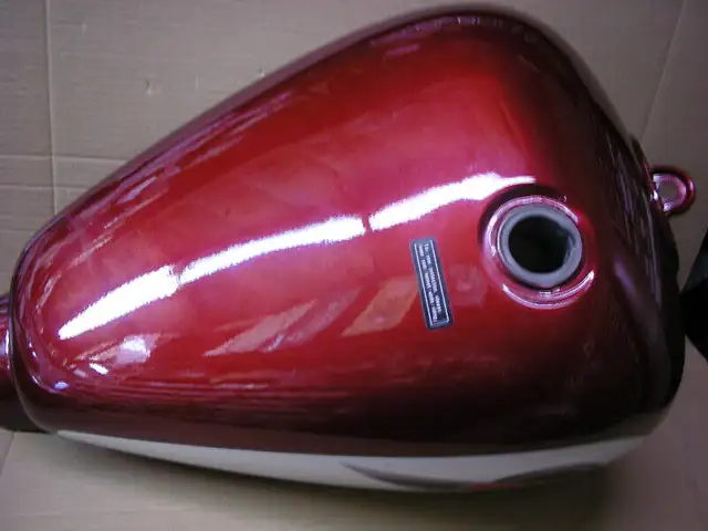 Used Honda fuel tank 17520-MAA-670ZG off of a 1994 VT1100 Shadow in Other in Stratford - Image 3