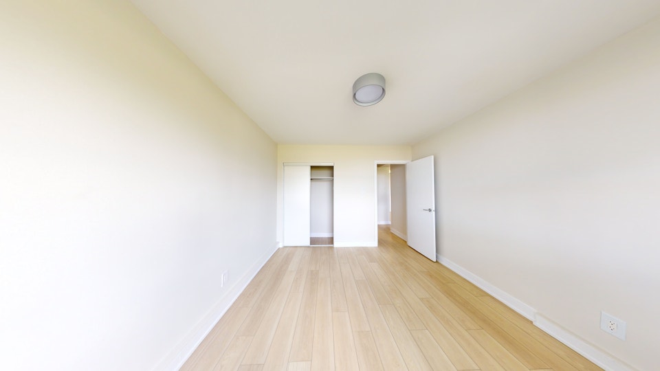 Apartment for Rent at 3 East 37th, Hamilton Mountain 5